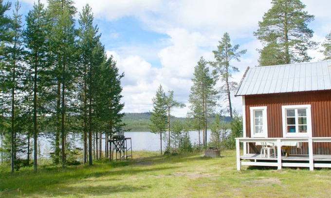 Arvidsjaur House | Cottage by the lake in Lapland