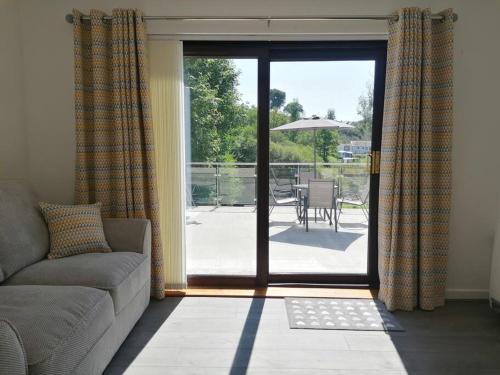 Newcastle Emlyn House | Cottage by the river in Cenarth with fishing and Wifi