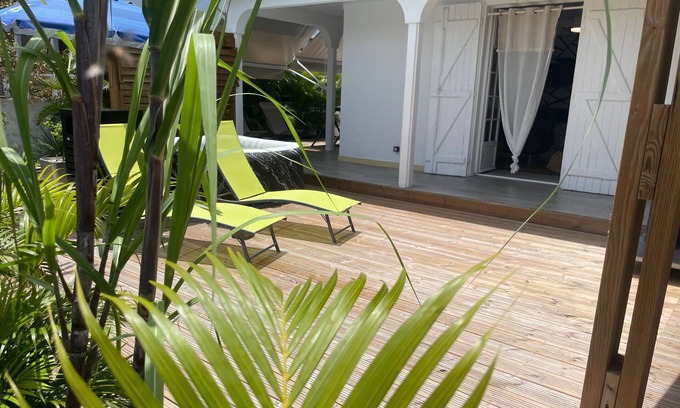 Le Gosier Villa | Cottage de la Plage : Jacuzzi, 4 guests, close to the beach, in the heart of Gosier
