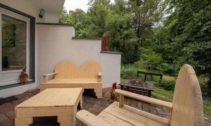 Meslan Cottage | Cottage "Domaine Moulin Blanc - Gîte Triskel" with Private Terraces, Shared Whirlpool & Wi-Fi