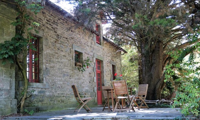 Sixt-sur-Aff Bed & Breakfast | Cottage du Manoir de Trégaray