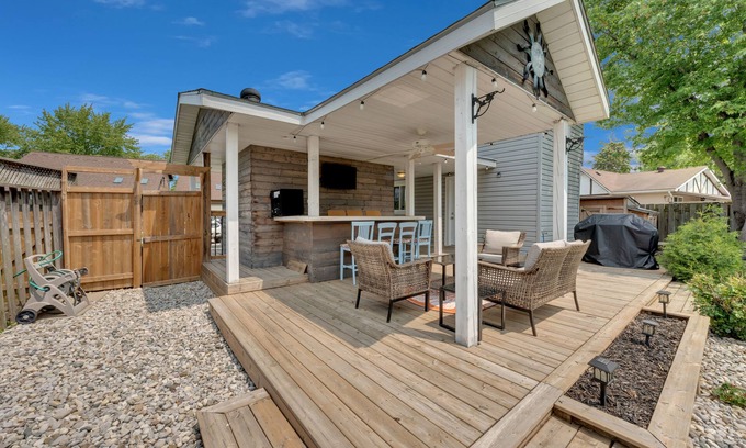Amherstburg House | Cottage Escape by the Watern