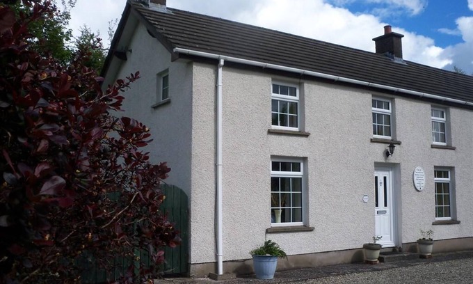 Lisnagunogue Cottage | Cottage-Family-Private Bathroom-Garden view-self-catering