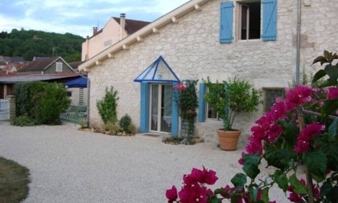 Souillac House | Cottage for 2 people with large private terrace and parking space