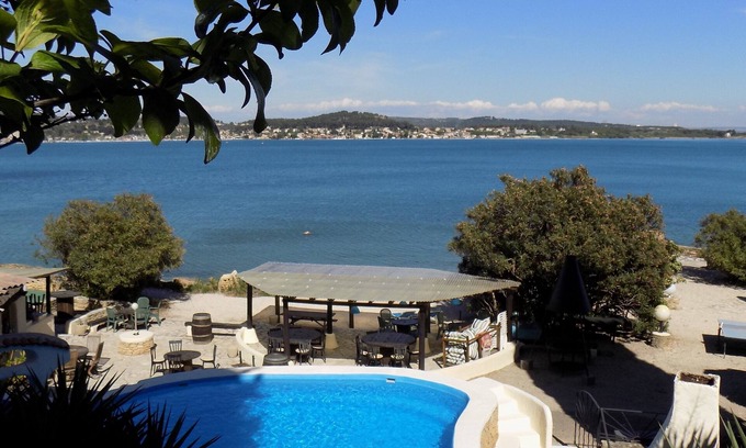 Istres House | Cottage for 4 p. The heart of Provence. 3 km from IstresnWaterfront location !