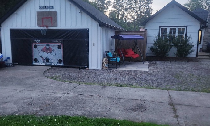 Fort Erie Cottage | Cottage for rent! Nature's Paradise with park like setting, no rear neighbour's!