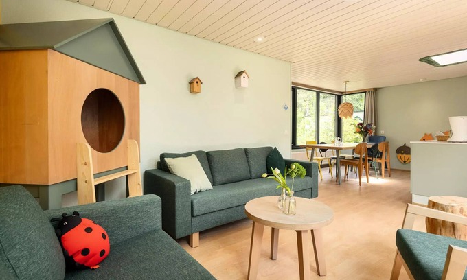 Bispingen House | Cottage Forest Animals 6 People