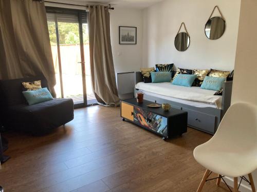 Pessac House | Cottage