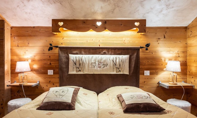 Thones Apartment | Cottage 'Gîte Colomban' with Mountain View, Shared Garden and Wi-Fi