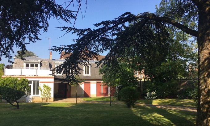 Saint-Lazare-Les Avenues House | Cottage in a pretty property in Compiègne, near forest and town center