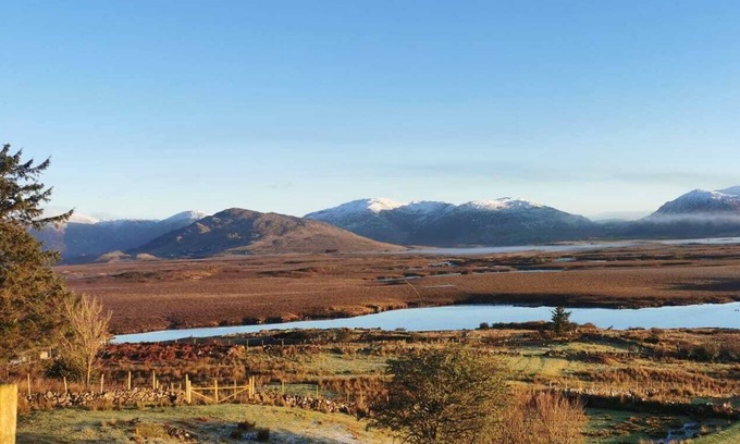 Cashel Cottage | Cottage in Cashel, Connemara, Stunning Views of the 12 Bens & Maum Turk Ranges