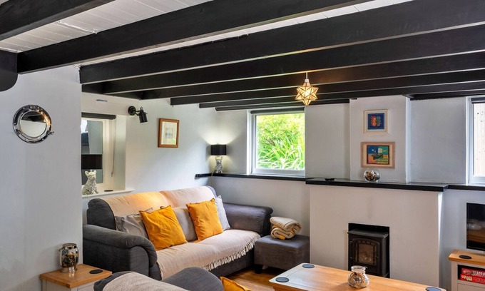 Porth Cottage | Cottage in Cornwall near Porth Beach
