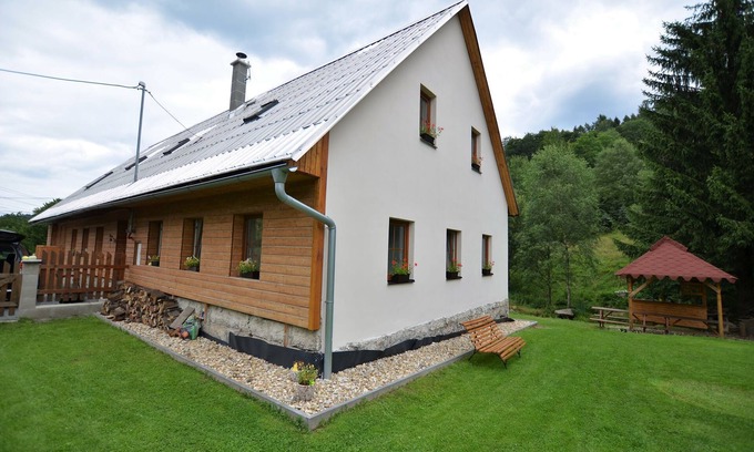 Liberec House | Cottage in Liberec with Sauna and Ski Nearby