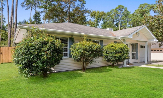 Diamondhead House | Cottage in Diamondhead