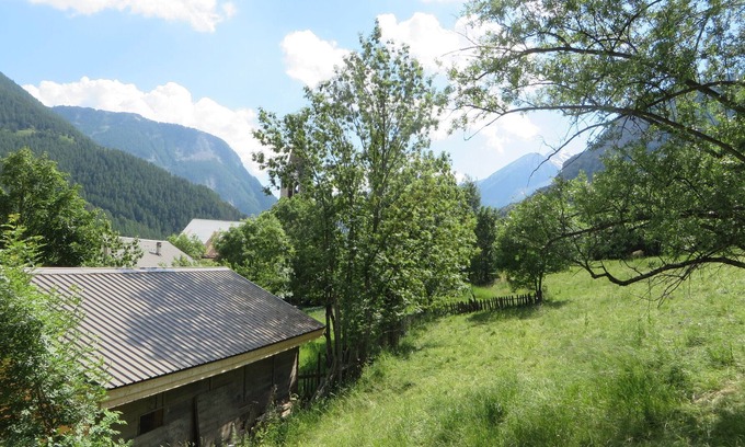 Saint-Paul-sur-Ubaye Apartment | Cottage in the heart of nature Ubaye