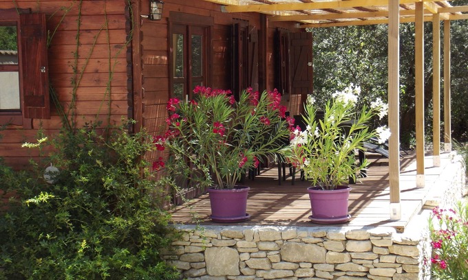 Saumane-de-Vaucluse Ski Chalet | cottage in Provence near l'isle sur sorgue
