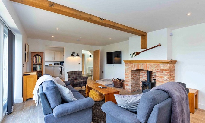 Thurlby House | Cottage in Northumberland with Dog Run & Gardens