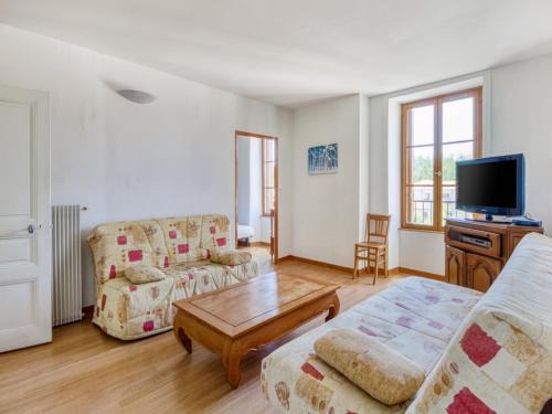 Pontgibaud House | Cottage in Pontgibaud near Volcano Park, cleaning included