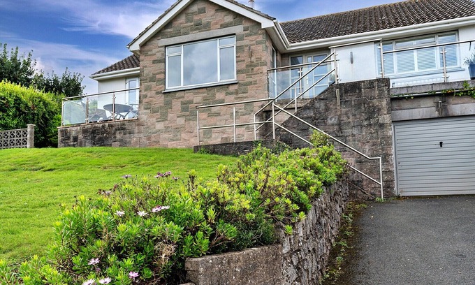 Shaldon Cottage | Cottage in Teignmouth with Stunning Sea Views