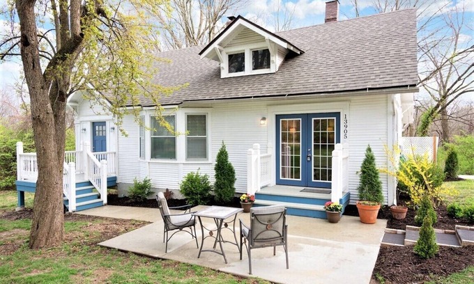 Independence House | Cottage in the Woods