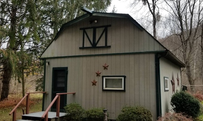 Waterville Cottage | Cottage in Waterville next to rail trail & Pine Creek