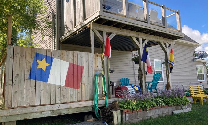 Shediac Ski Chalet | Cottage Jasmine on the Shediac Bay with hot tub