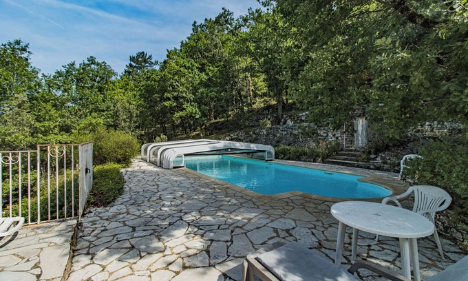 Cenac-et-Saint-Julien Cottage | Cottage 'La Maison De Tine' with Shared Pool, Private Garden and Wi-Fi