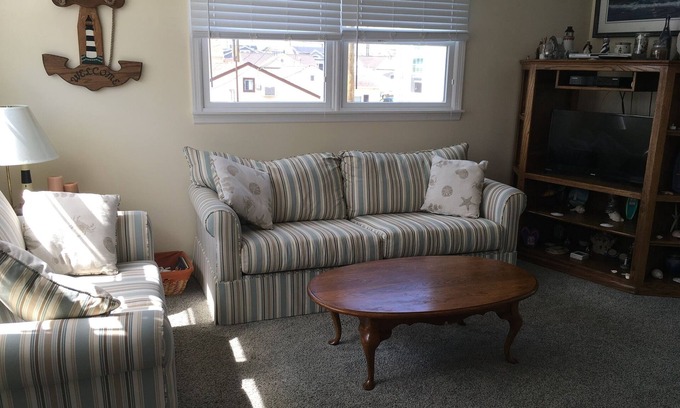 Lavallette Cottage | Cottage located 1 block from the beach and 1 block to the bay in Ocean Beach 2
