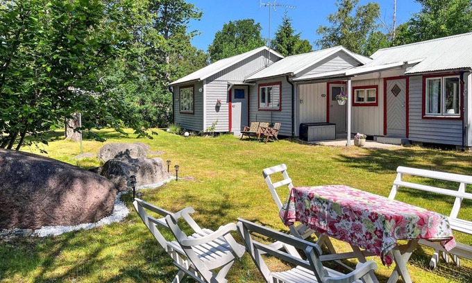 Farjestaden House | Cottage near the sandy beach at Kalmarsund