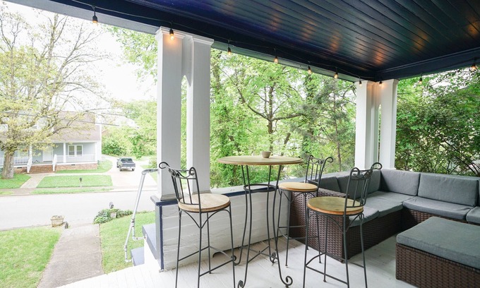 North Chattanooga House | Cottage of North Chatt - sleeps 12!