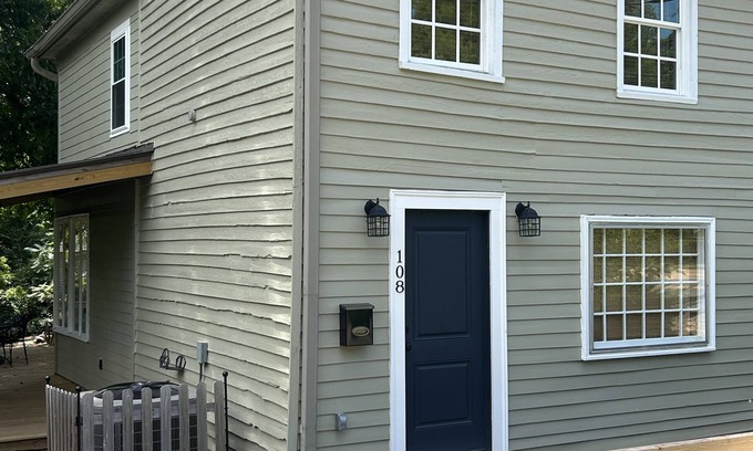 Falmouth House | Cottage on a Babbling Brook in Historic Falmouth Virginia