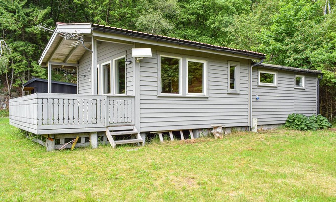 Sira House | Cottage on Sira and outside Flekkefjord.