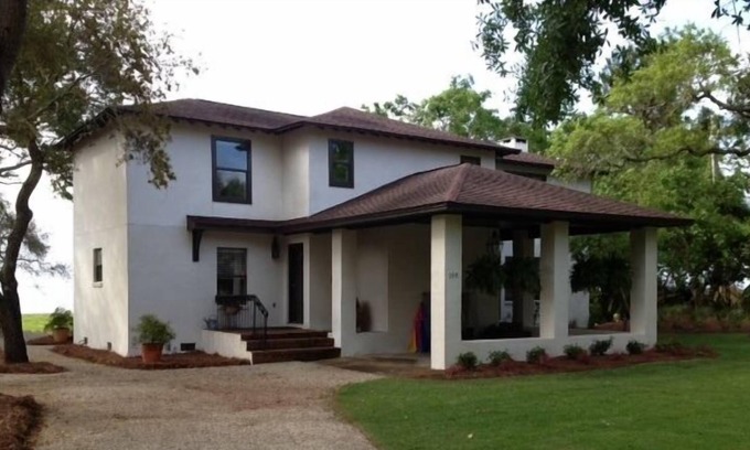 Apalachicola House | Cottage On The Bay of Apalachicola