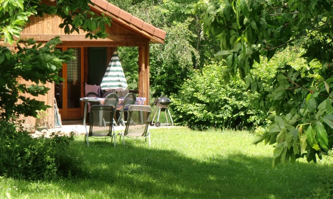 Roumegoux Ski Chalet | Cottage on the Farm and Private Fishing