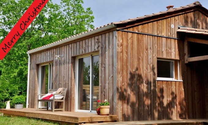 Tabanac House | Cottage on the farm BIO, independent wooden house, on the hillside of the Garonne