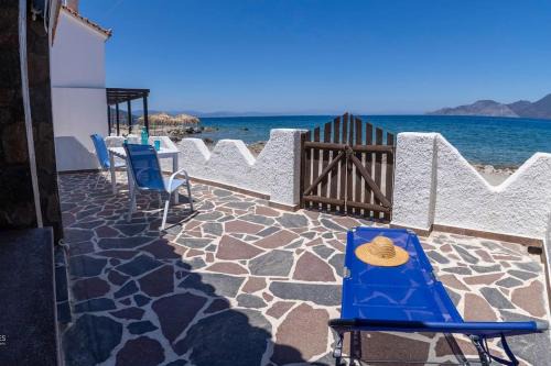 Paralia Kallonis House | Cottage On The Wave With Amazing View