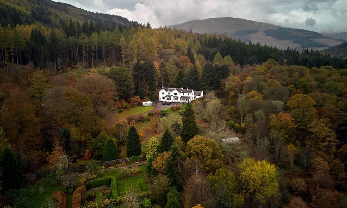 Strathyre Cottage | Cottage retreat in wooded secluded private grounds