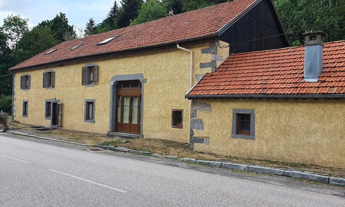 Rochesson Cabin | Cottage 'Rochesson - Grand Gite 27 Pers' with Mountain View, Private Terrace and Wi-Fi
