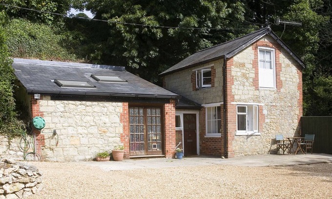 Ventnor Cottage | Cottage Set In Peaceful Secluded Sea View Grounds