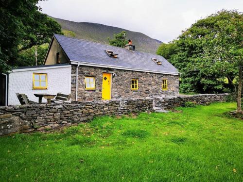 Cahirciveen House | Cottage Skelligs Coast, Ring of Kerry
