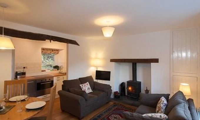 Llanwrtyd Wells Cottage | Cottage Troed y Rhiw room at Bronfelin & Troed-y-Rhiw Holiday Cottages