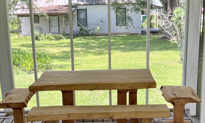 Summerdale Cottage | Cottage w/Screened In Porch & Outdoor Space