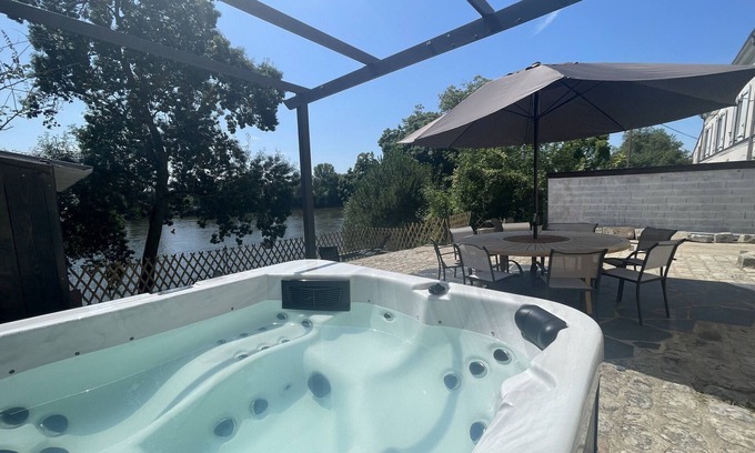 Chalonnes-sur-Loire Cottage | Cottage with private SPA, air conditioning, and Loire views