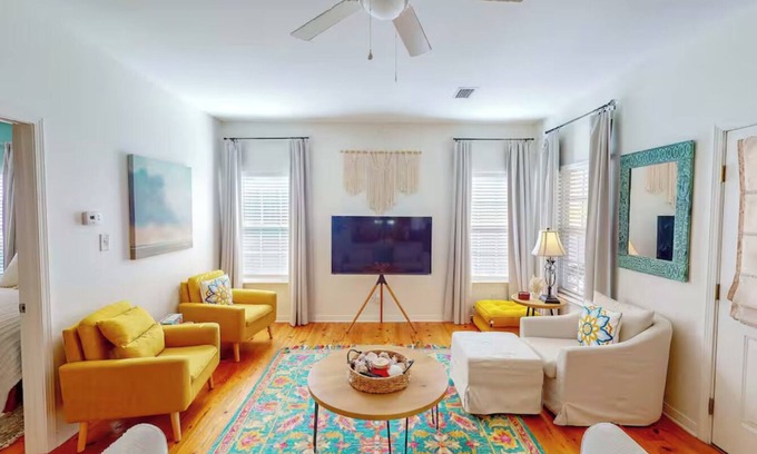 Fort Morgan House | Cottage with Beach access & pools-Sleeps 6-WIFI