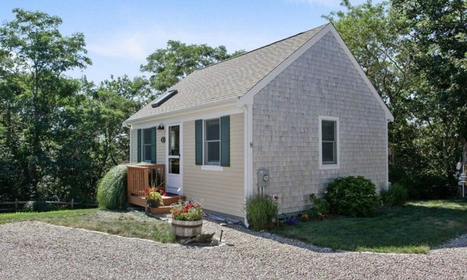 North Truro Cottage | Cottage with bonus living area in N. Truro, on the beautiful Outer Cape