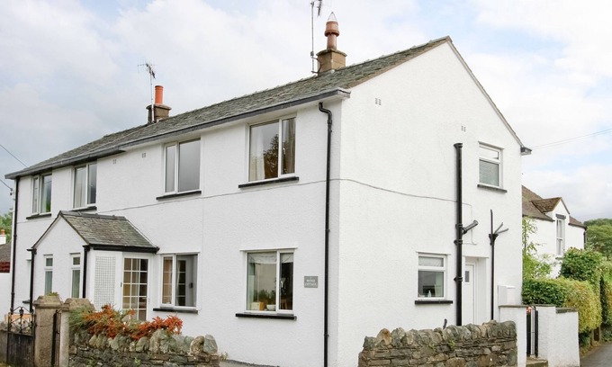 Braithwaite Cottage | Cottage with central village location and walks from the door.