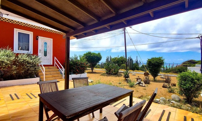 Sero Colorado Cottage | Cottage with Ocean view at walking distance from popular beaches, Sero Colorado