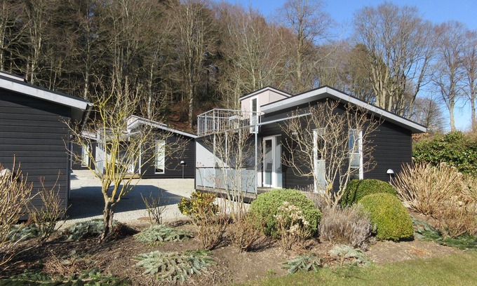 Ronbjerg House | Cottage with panoramic views of the Limfjord and Legind Mountains.