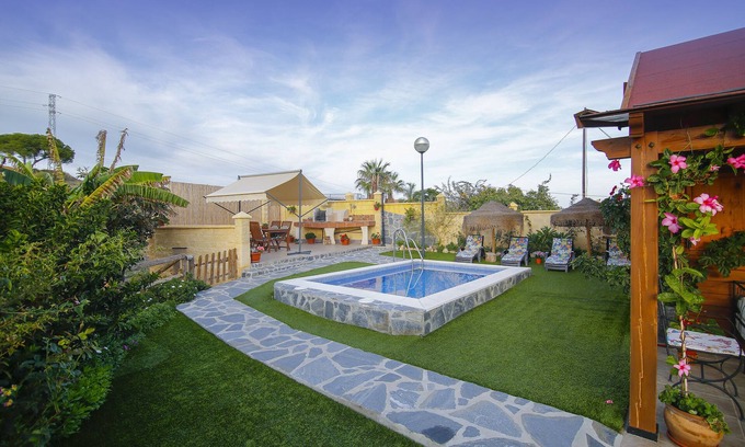 Almayate Bajo Cottage | cottage with private pool near the sea