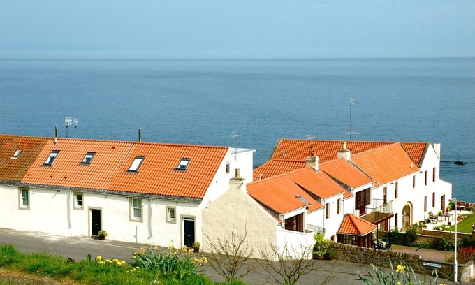 Kilrenny Cottage | Cottage With Stunning Panoramic Sea Views And Complimentary Wifi